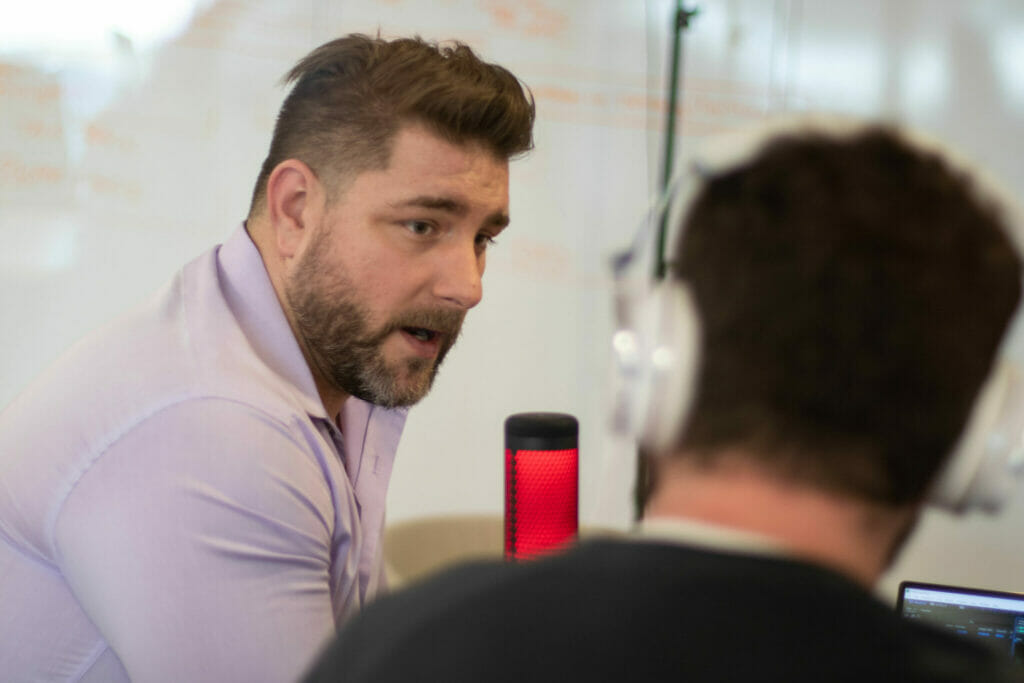 Manager talks with employee to try to reduce employee turnover.